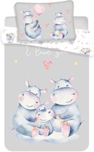 Lade das Bild in den Galerie-Viewer, Hippo Familie Baby Dekbedovertrek I Love You - 100 x 135 cm + 40 x 60 cm

